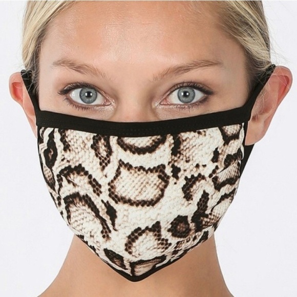 🔴 5 for $10 ONE Zenana Snakeskin Print Cotton Face Mask - Picture 1 of 6